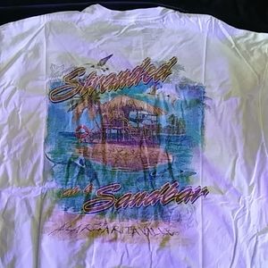 👕🧊 White Beach T-Shirt 🌴
